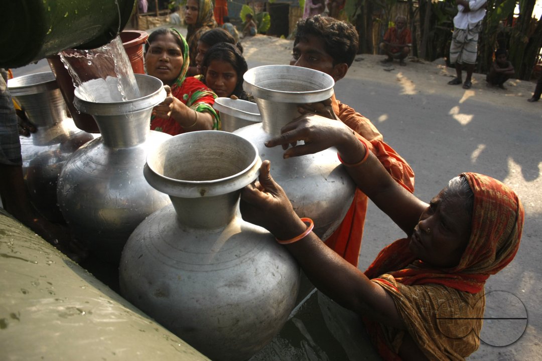 Old Dhaka celebrates Shakhrine
