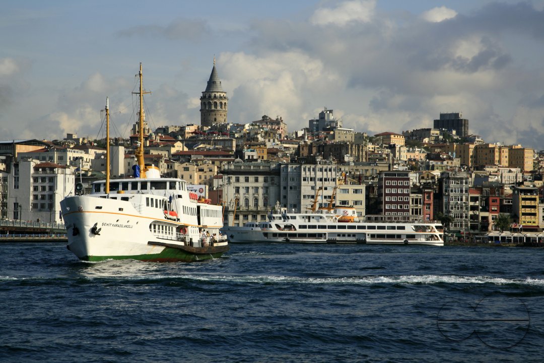 MWC023054