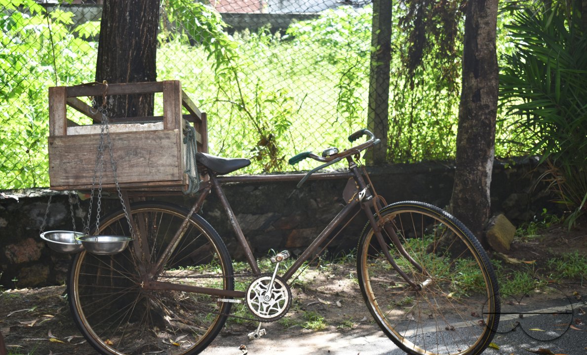 MWC042898