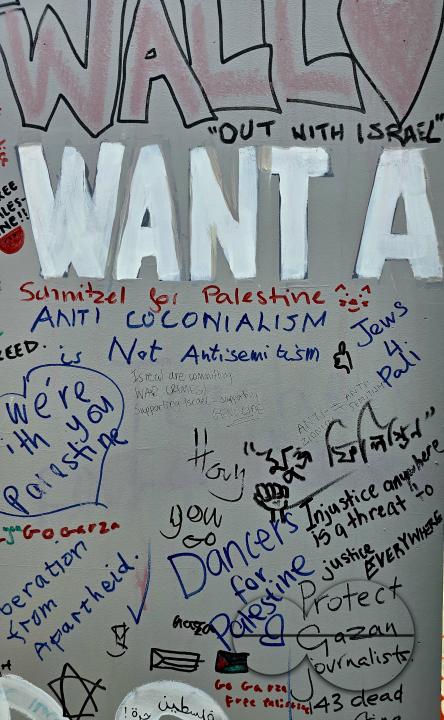Police have interrupted a pro-Palestinian protest in Oxford after student demonstrators organised a peaceful sit-in at a university office building