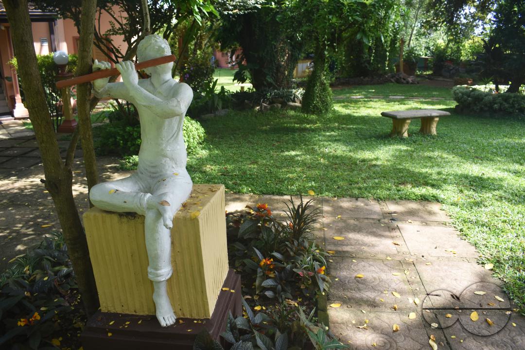 MWC049159