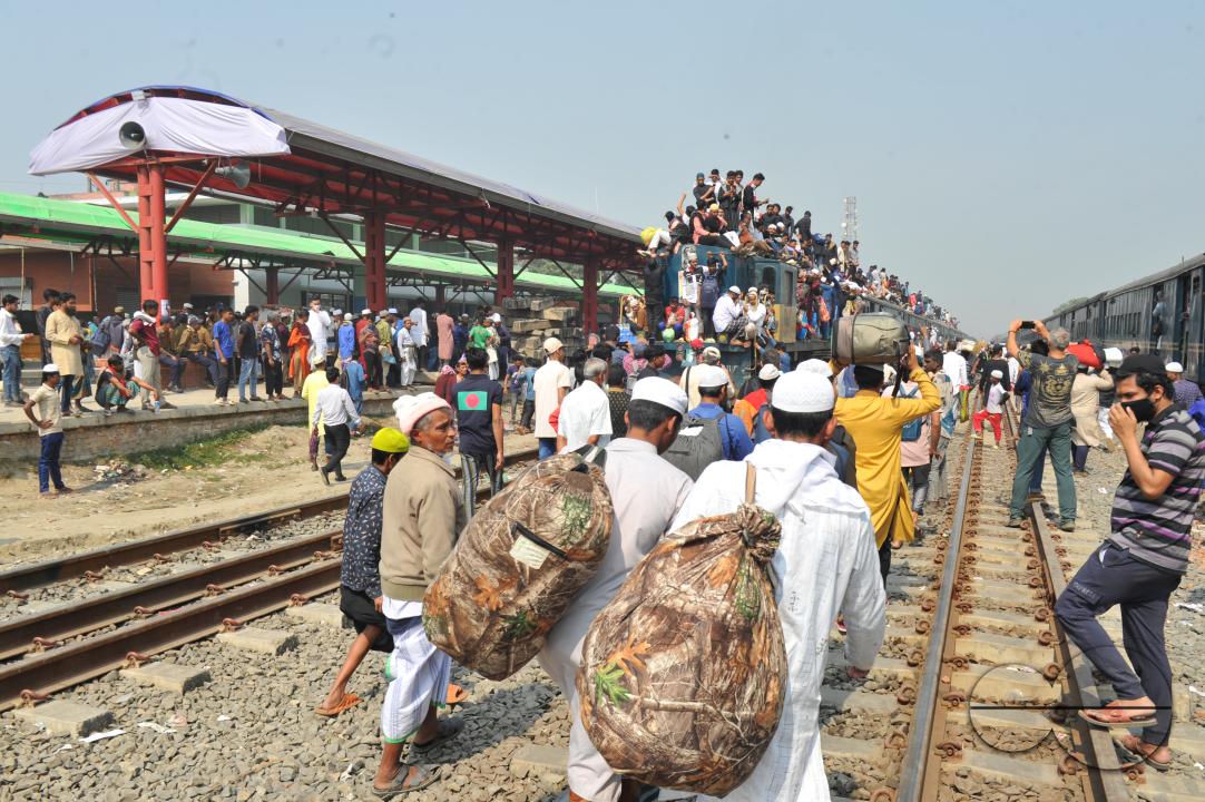 Thousands of Muslim devotees are returning home on an overcrowded train after attending the final prayer of Bishwa Ijtema 2nd phase, which is considered the world's second-largest Muslim gathering after Hajj in Mecca