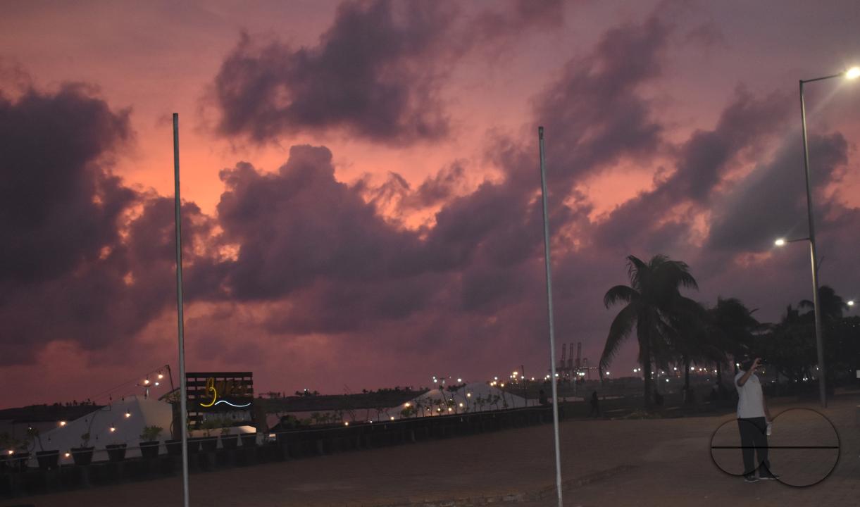 MWC048228