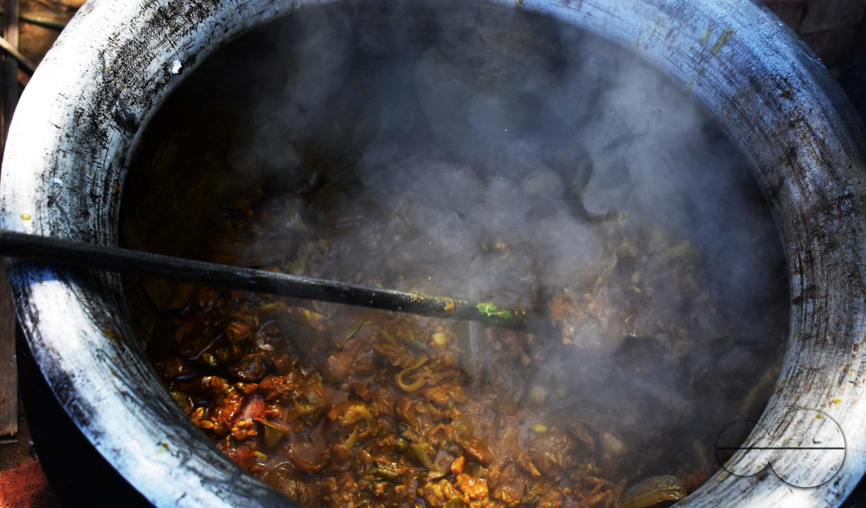 People cooking at the Balukhali refugee camp