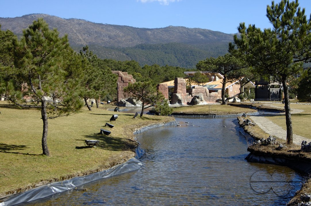 MWC012248