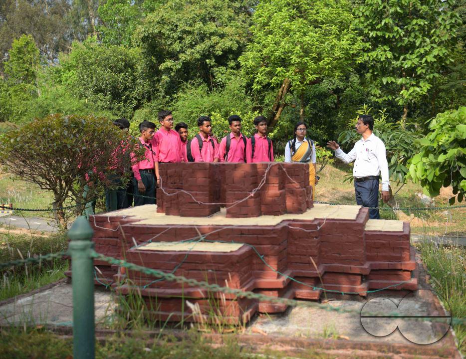 MWC047878