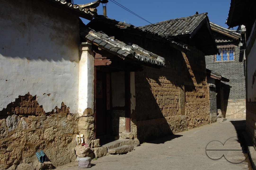 MWC012243