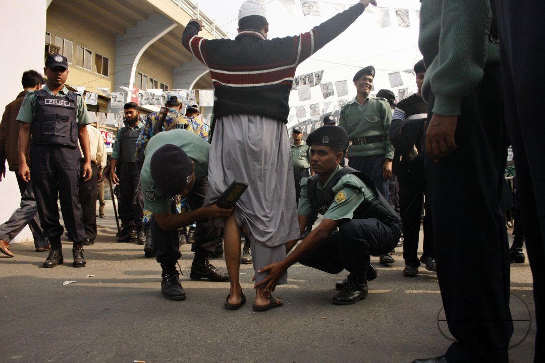 Old Dhaka celebrates Shakhrine