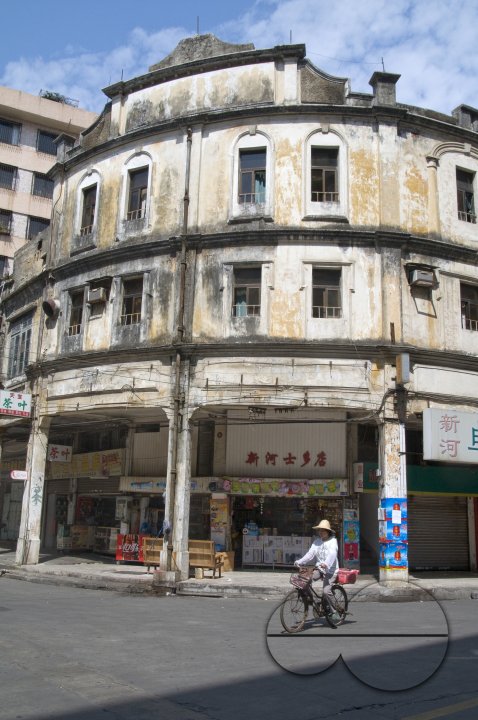 CHINA Views of the old quarter in Guangzhou, Guangdong province, with traditional Cantonese architecture.