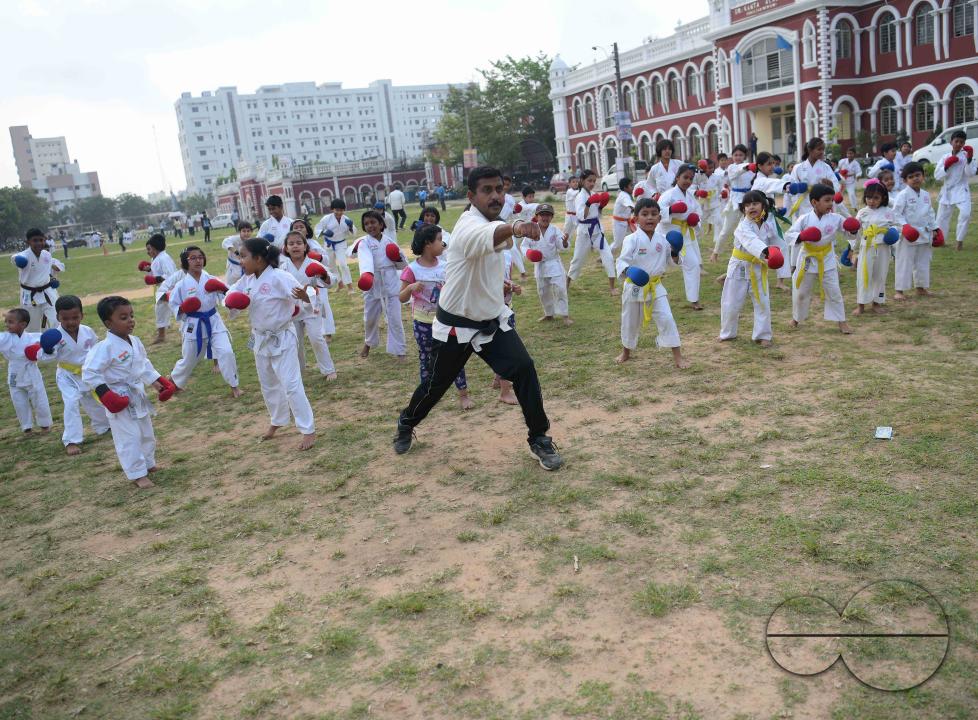 MWC046840