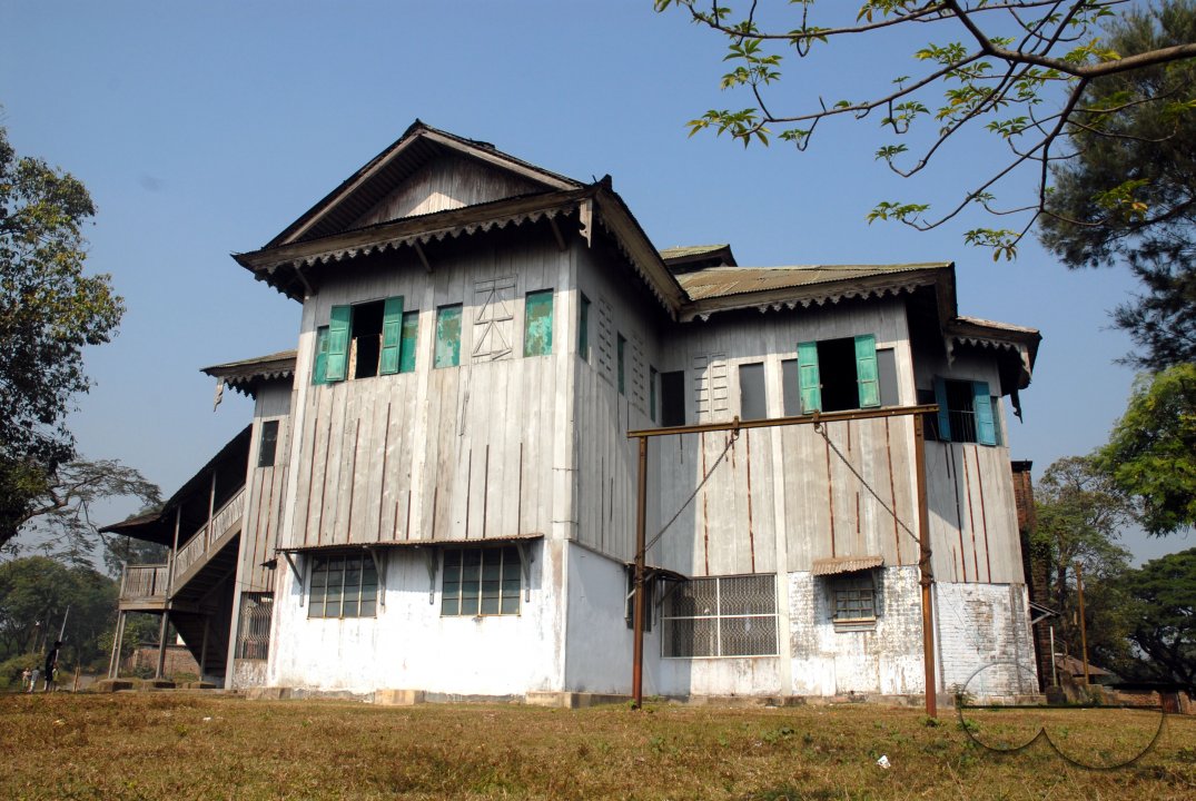 MWC011224
