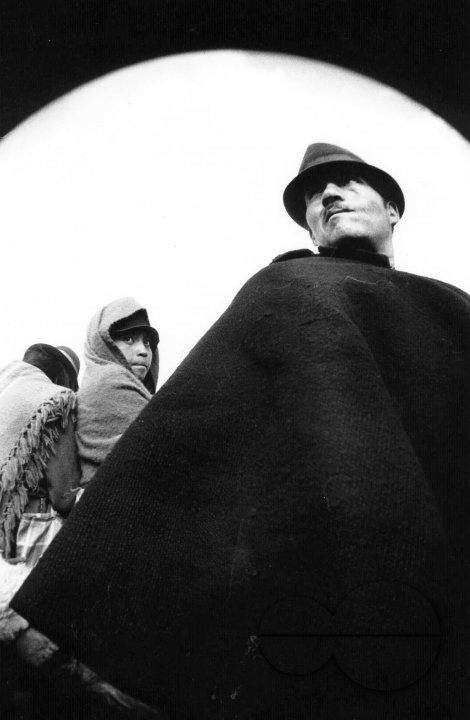 ECUADOR NATIVE QUECHUA PEASANTS ON THEIR WAY TO OCCUPY IDLE LAND, SAN JUAN, CHIMBORAZO.1991