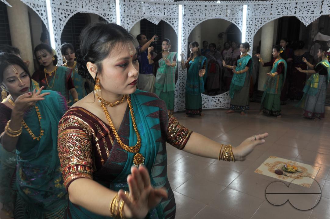 The manipuri community dancing with their traditional dresses