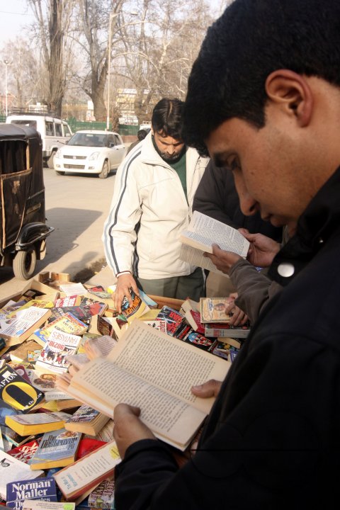 SEARCHING KNOWLEDGE