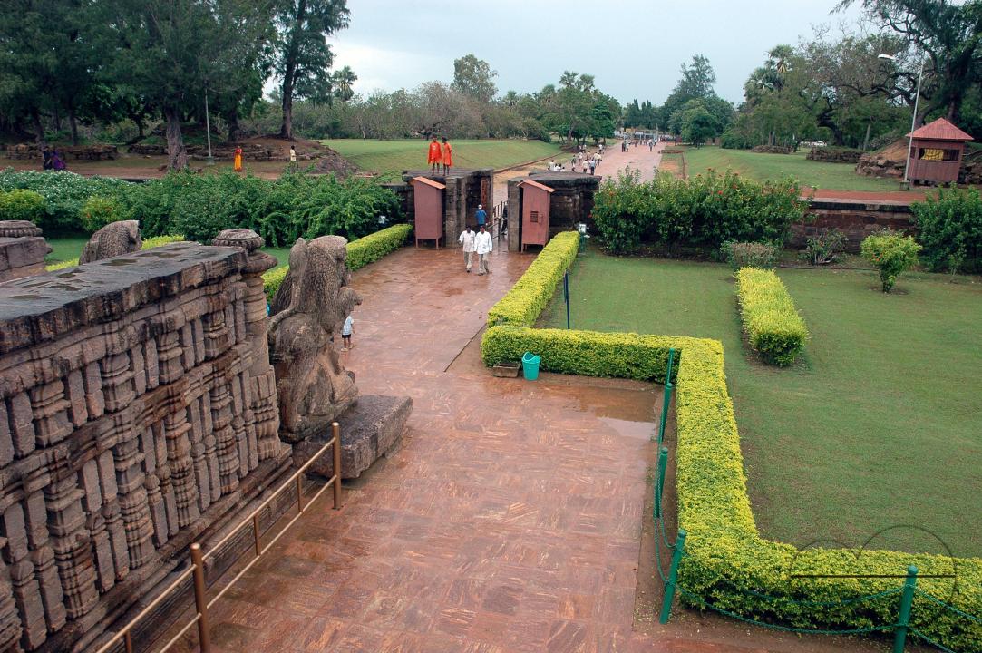 The Konark Sun Temple is the culmination of Orissan temple architecture, and one of the most stunning monuments of religious architecture in the world