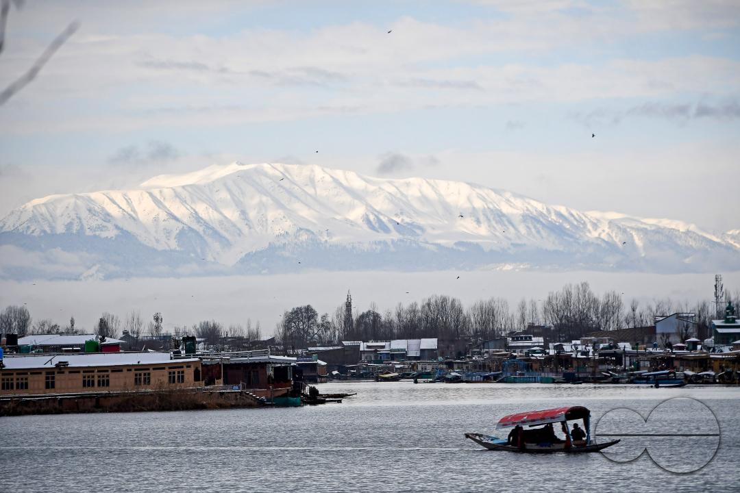 Fresh snowfall in the higher reaches of Kashmir Valley has broken one of the longest dry spells of around two months this season