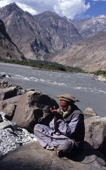 MWC019369
