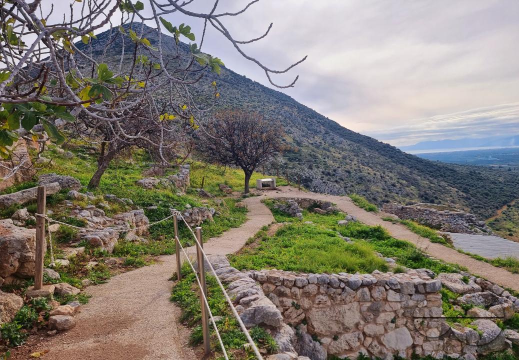 The Archaeological site of Kolonna is located on a small peninsula between Aegina and the town's closest beach