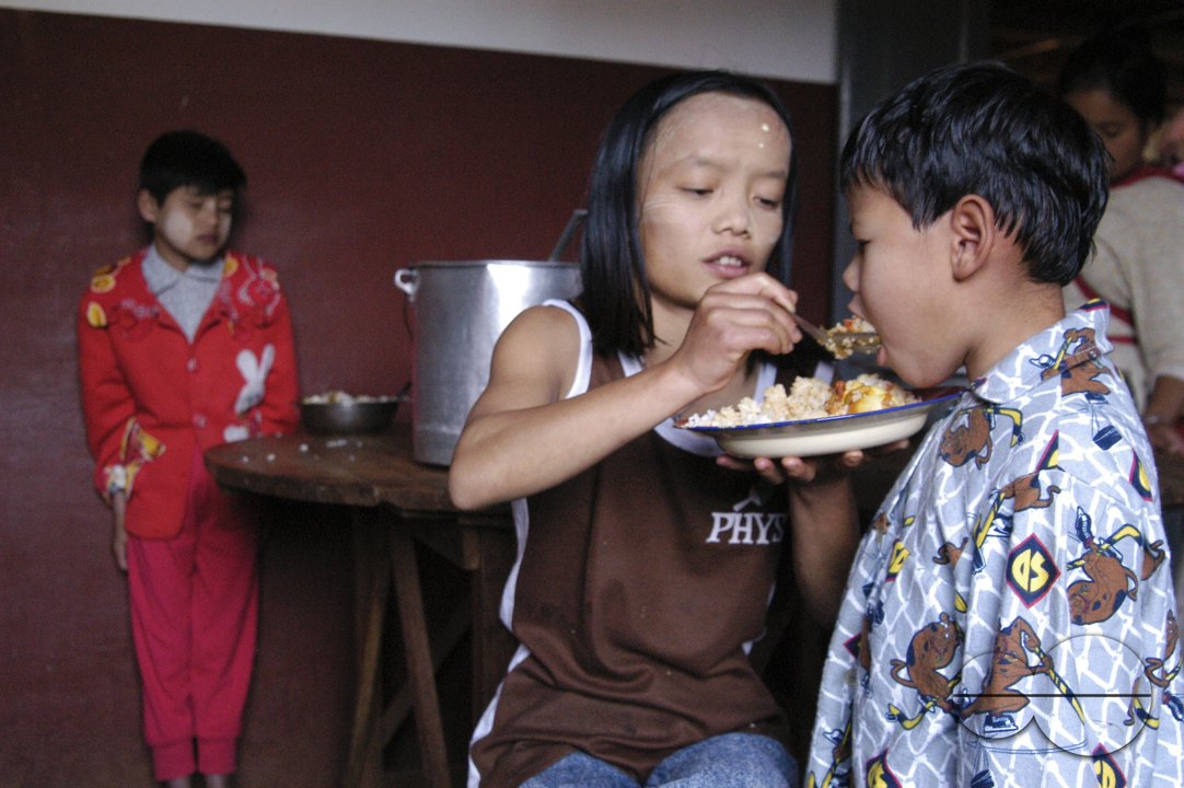 MWC08383