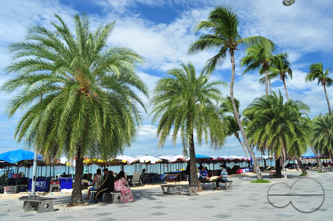 The Pattaya Beach is about 3 kilometres long Beach