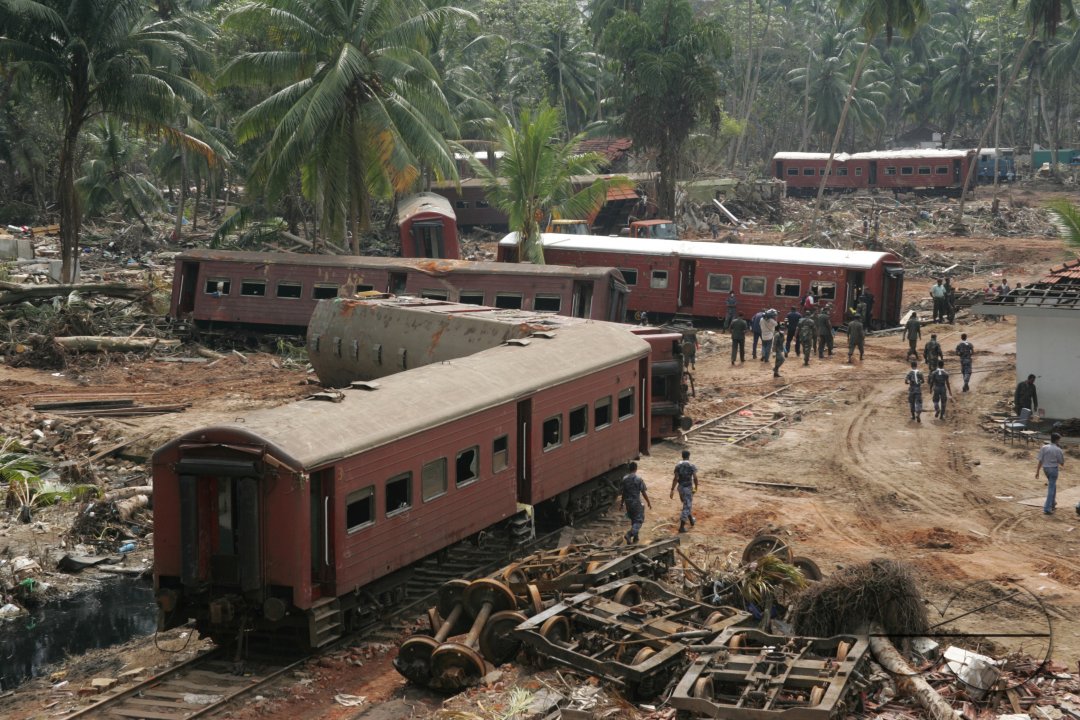 MWC003743