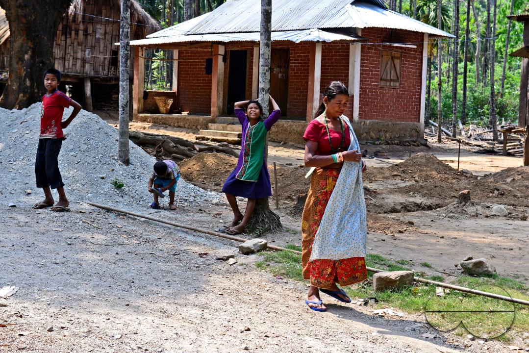Totos are one of the most primitive communities in the world and this isolated tribal group resides only in Totopara at the foot of the Himalayas just to the borderline between West Bengal and Bhutan
