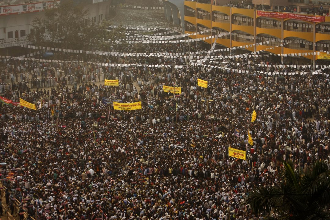 Old Dhaka celebrates Shakhrine