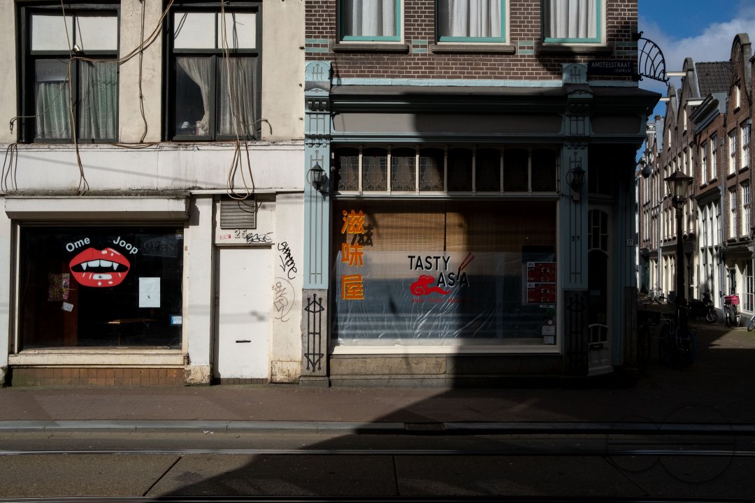 MWC042597
