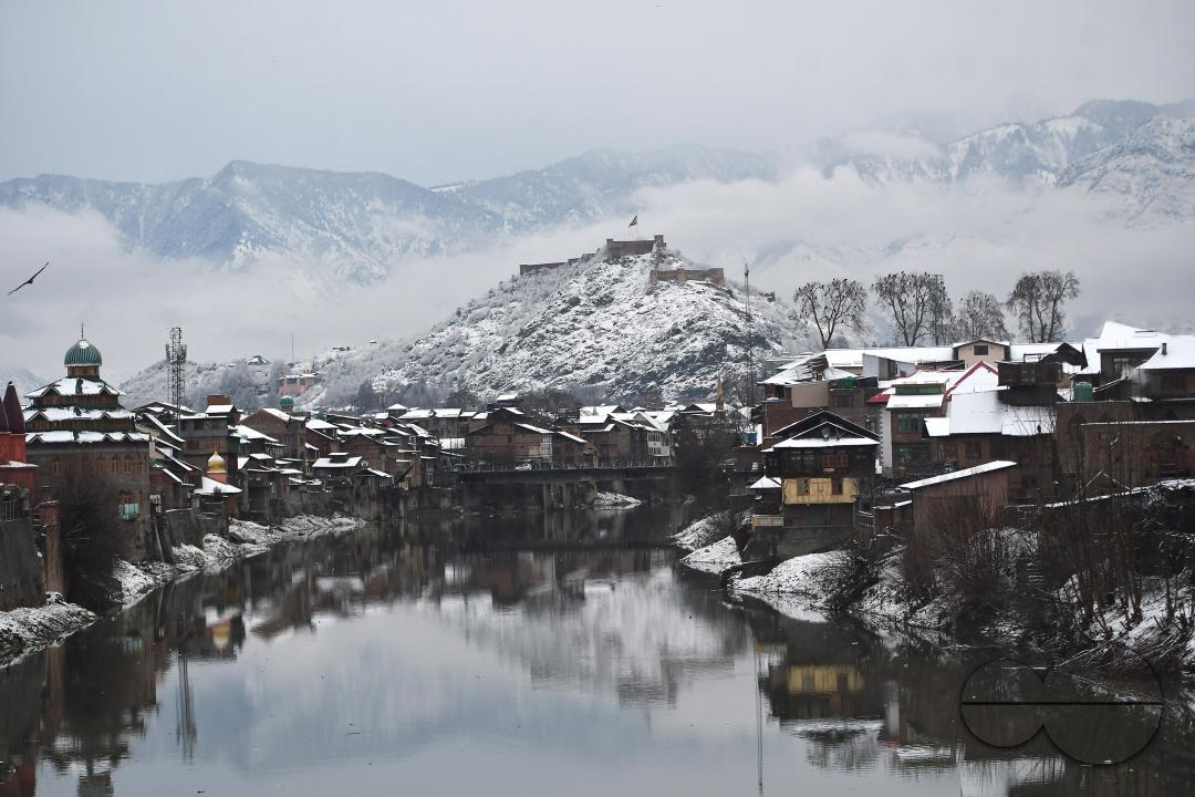 Fresh snowfall in the higher reaches of Kashmir Valley has broken one of the longest dry spells of around two months this season