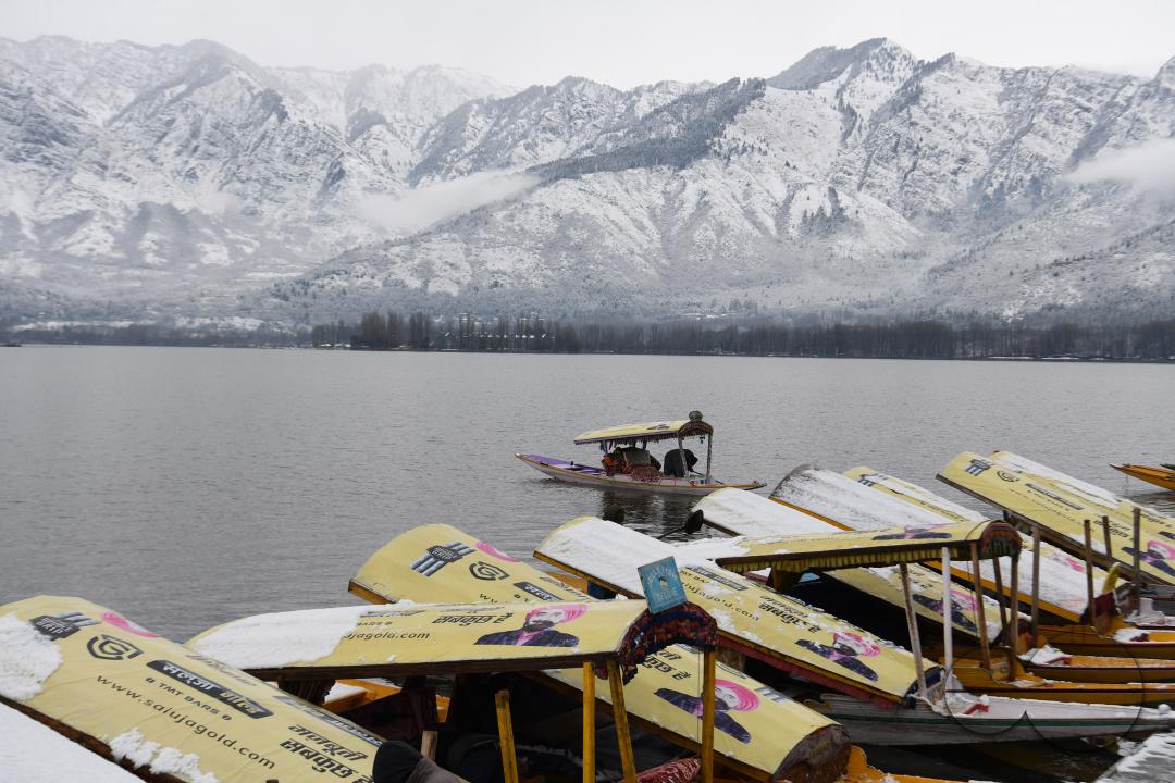 Fresh snowfall in the higher reaches of Kashmir Valley has broken one of the longest dry spells of around two months this season