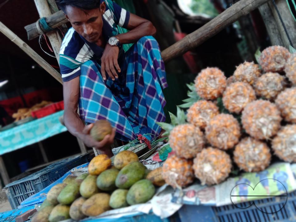 Vegetable and fruit stalls outside the Balukhali refugee camp