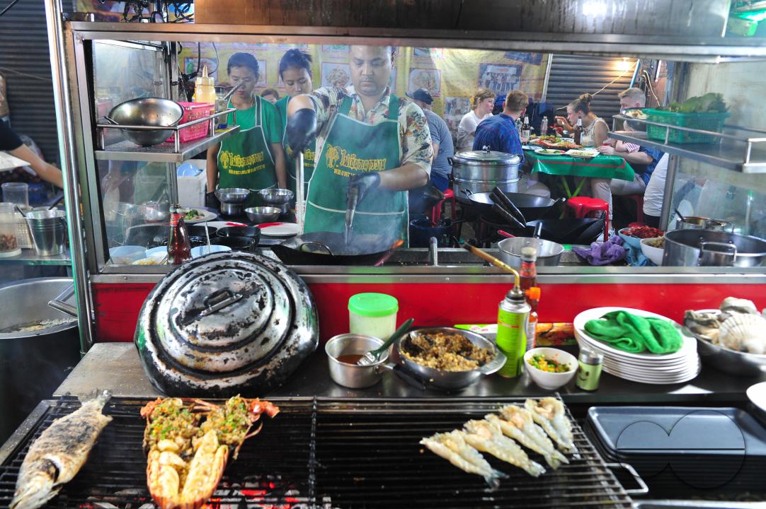 Chinatown in Bangkok is one of the largest Chinatowns in the world, and is renowned for its incredible shopping and tantalizing cuisine