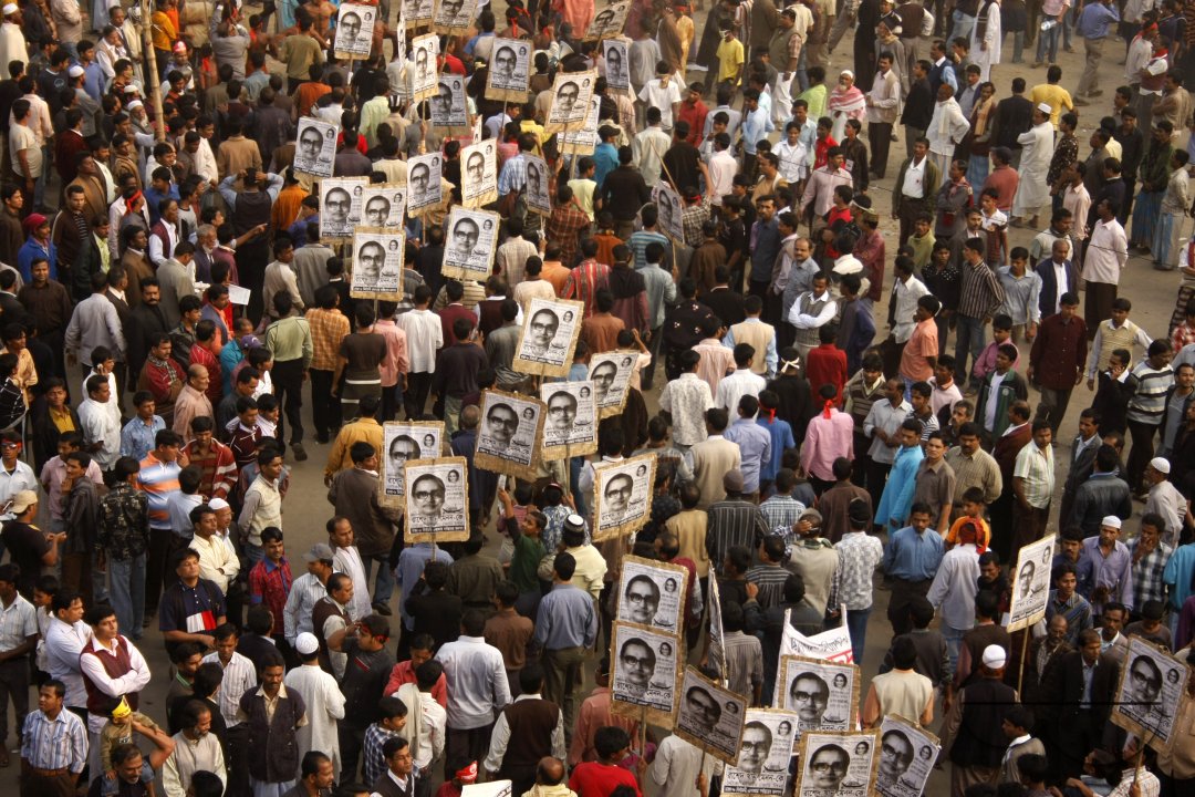 Old Dhaka celebrates Shakhrine