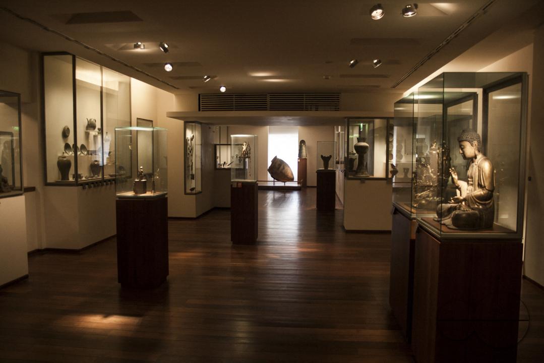 MWC048281