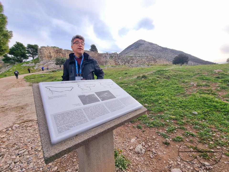 The Archaeological site of Kolonna is located on a small peninsula between Aegina and the town's closest beach
