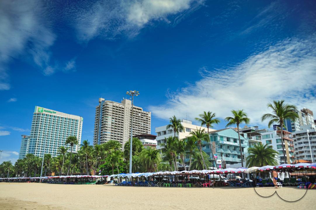 The Pattaya Beach is about 3 kilometres long Beach