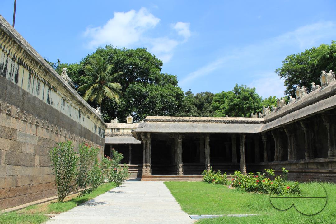 MWC045777