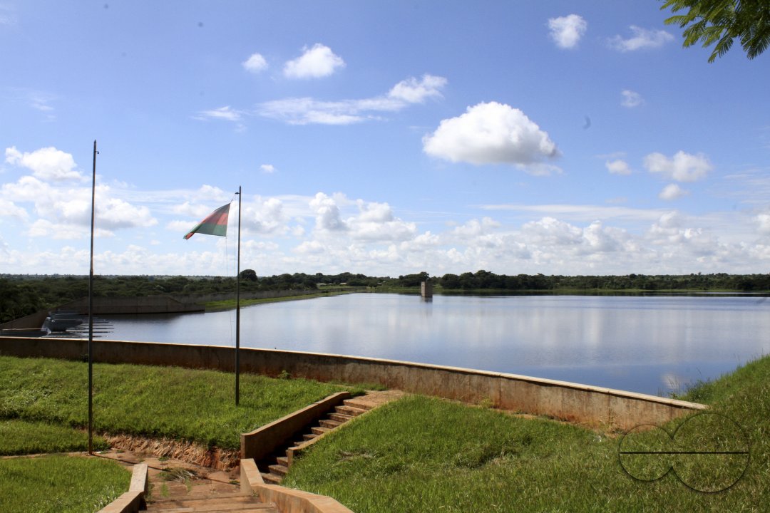 MWC041271