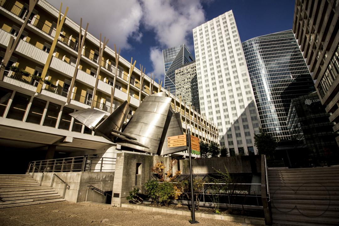 MWC048300