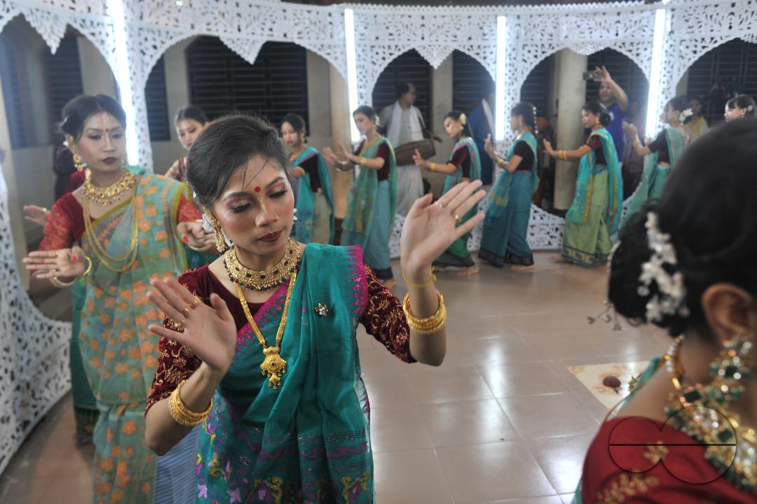 The manipuri community dancing with their traditional dresses