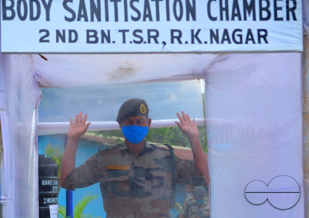 A body sanitization chamber