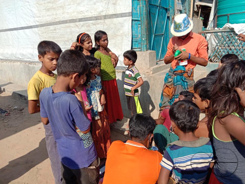 Toy vendor outside the Balukhali refugee camp