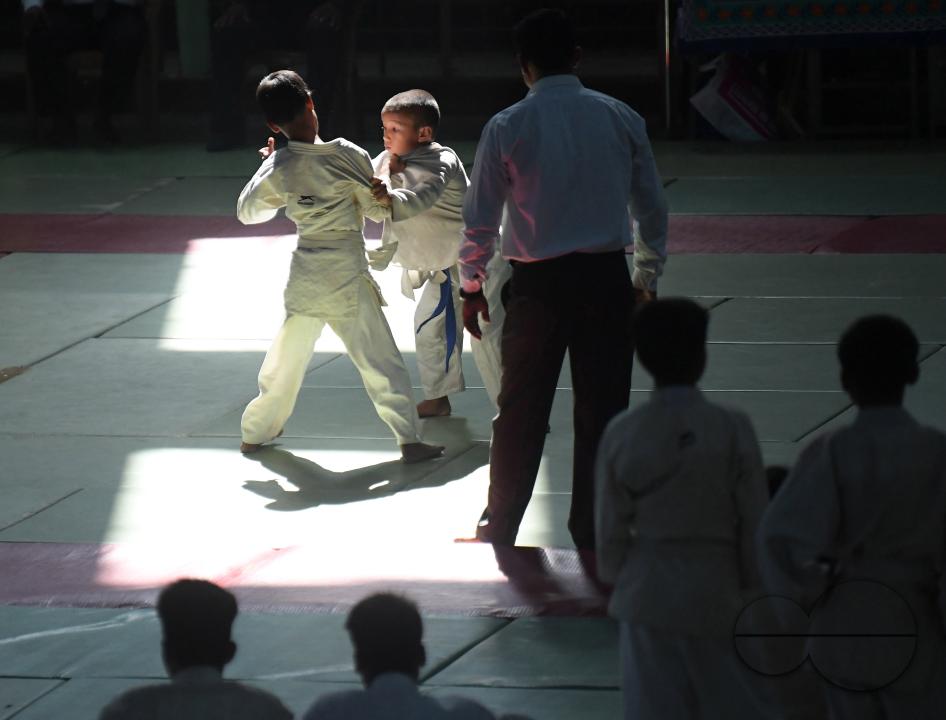 MWC043631
