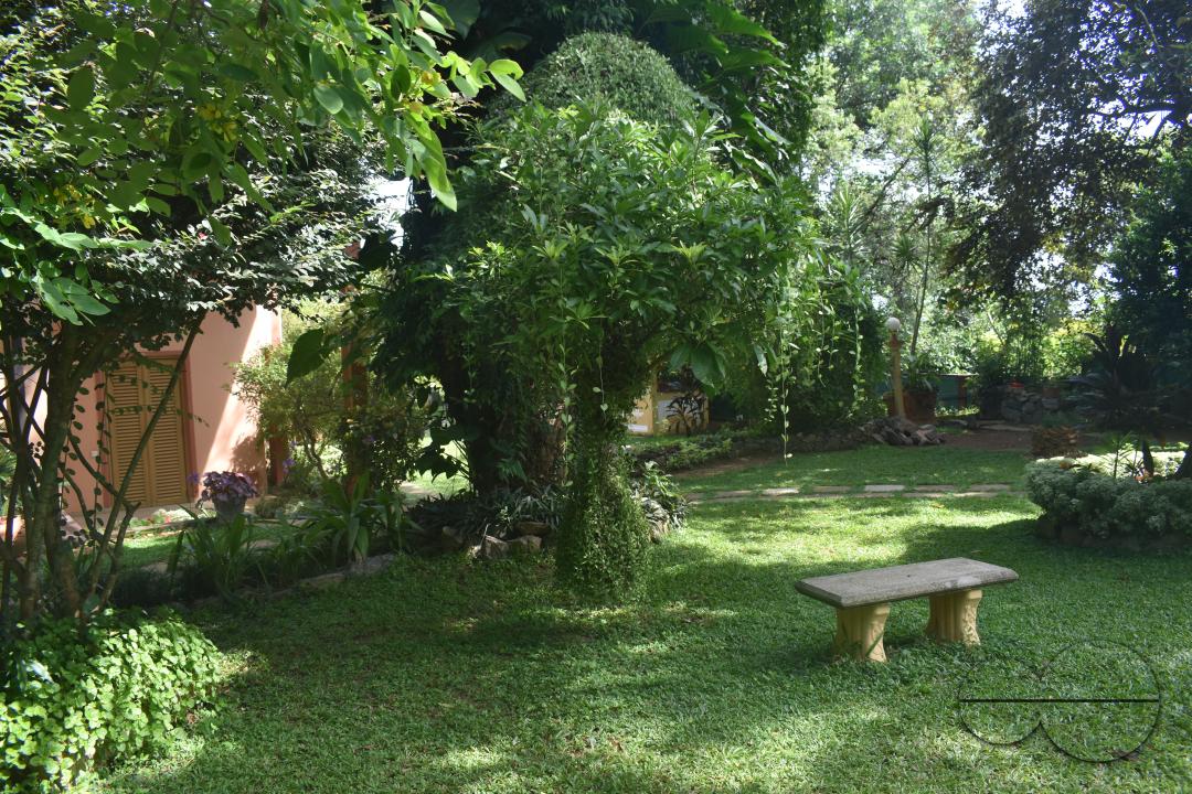 MWC049160