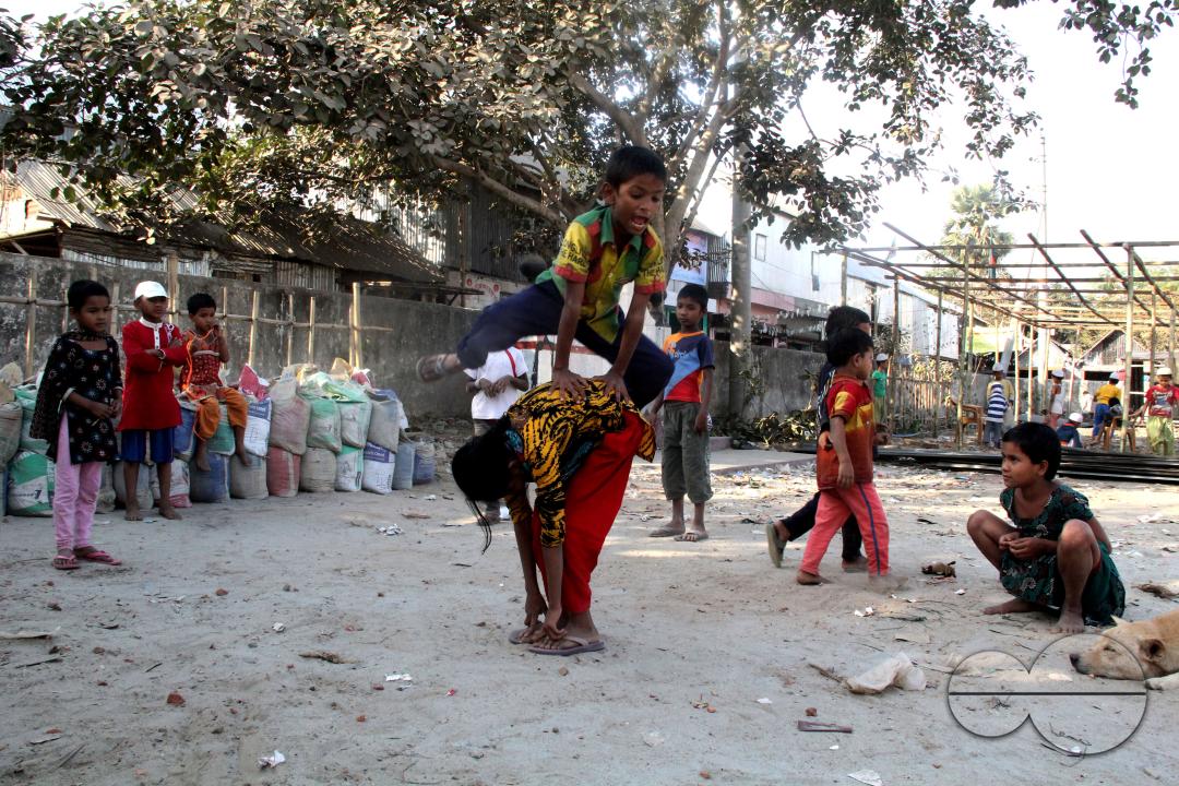 Children playing in the slums of Rayer bazar
