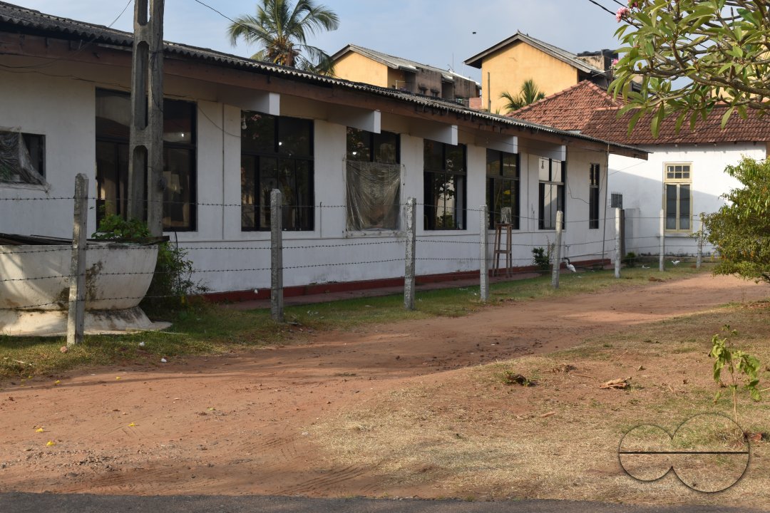 MWC037037