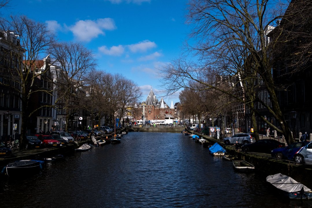 MWC042741