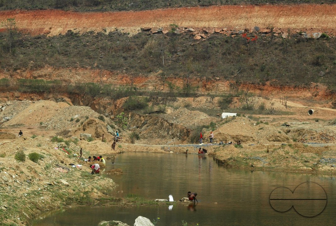 MWC003925