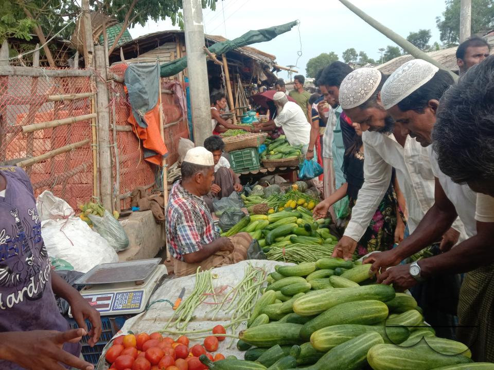 Vegetable and fruit stalls outside the Balukhali refugee camp