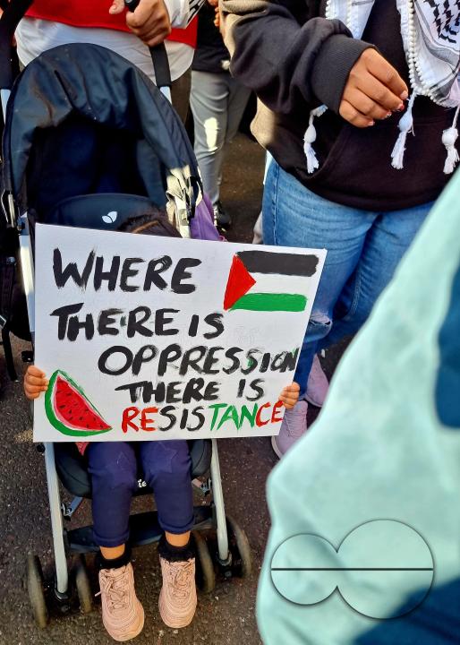Over 300,000 Pro-Palestinians marched from Hyde Park to the USA embassy in London, on the afternoon of 11th November 2023, protesting against the war and urging an immediateÂ ceasefire